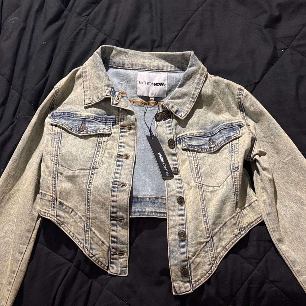 Fashion Nova Two-Tone Cropped Denim Jacket